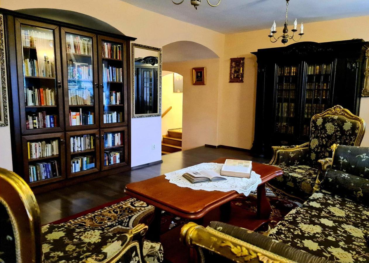 Palac Henrykow Szprotawa Exteriör bild