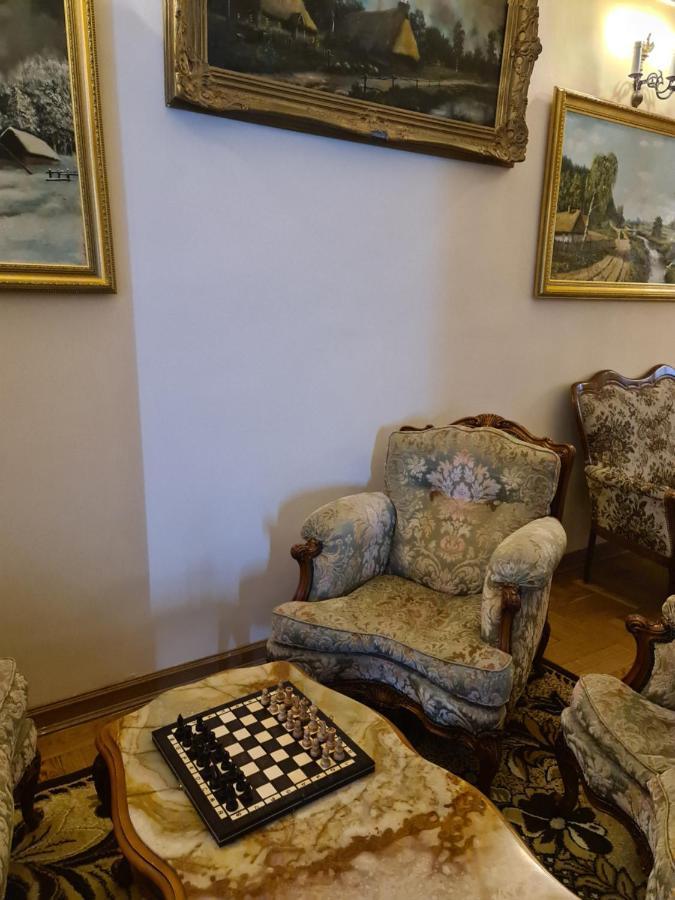 Palac Henrykow Szprotawa Exteriör bild
